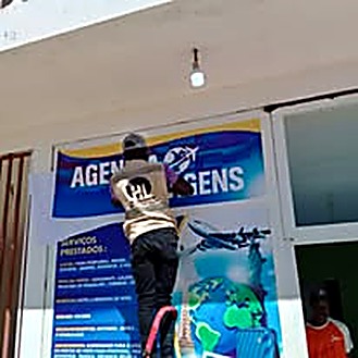 Cartaz em Vitrine
